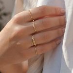 découvrez la taille moyenne d'une bague pour une femme et comment choisir la bonne taille pour un ajustement parfait.