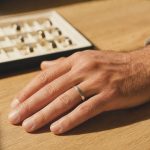 découvrez la taille moyenne d'une bague pour homme et obtenez des conseils pour choisir la bonne taille facilement.